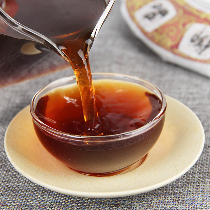 China Yunnan Pu'er Mountain Big Tree Tea Imperial Tribute Cake Spring Tea Pu'er Tea Ripe Tea Black Tea 357g