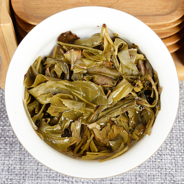 China Yunnan Pu'er Tea Ancient Tree Raw Tea Cake 357g Silver Leaf Qizi Cake Tea Spring Tea Green Tea