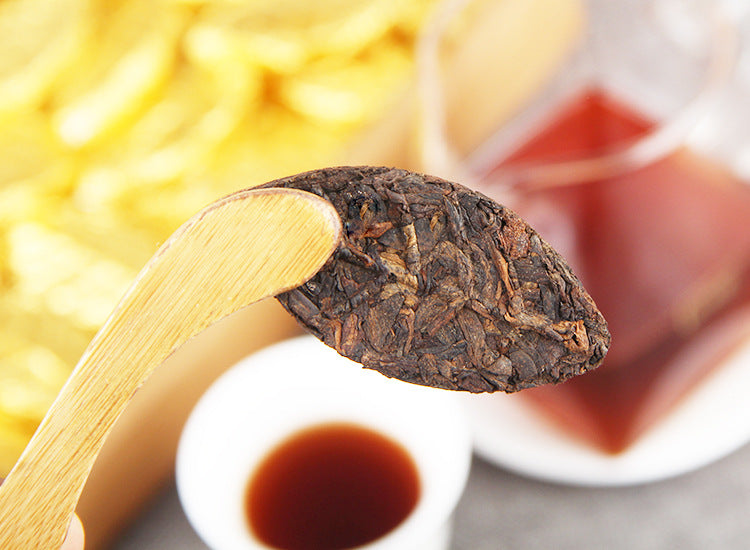 Yunnan Pu'er Golden Leaf Puerh Tea Ripe Tea from the Ancient Golden Leaf of Menghai Tea Region Black Tea 500g