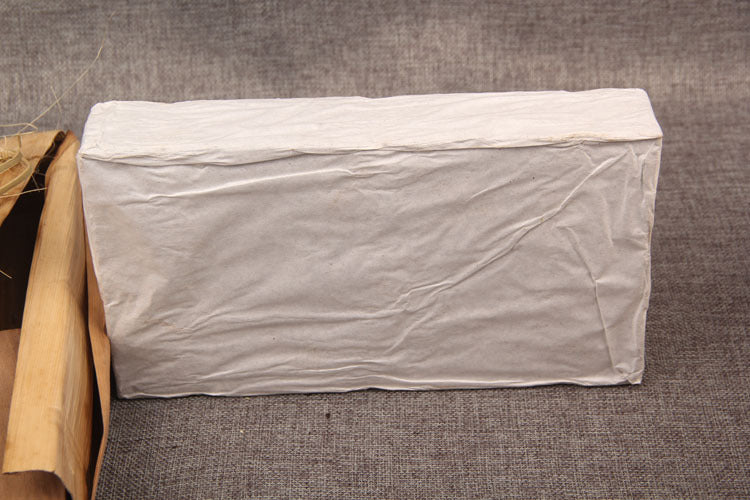 Pu-erh Tea Old Ripe Tea Ancient Tree Chen Xiang Da Ye Bamboo Leaf Tea Brick 1000g Shen Xiang Bamboo Shell Old Tea Brick Black tea