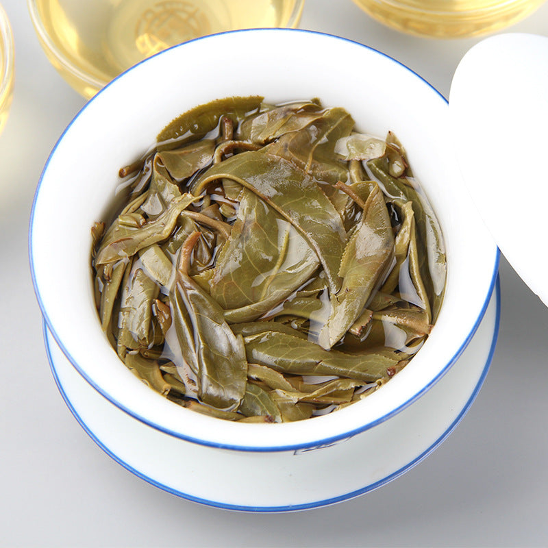 Pu'er Spring Tea 800 Years First Spring Pure Material Old Banzhang Ancient Tree Raw Tea Ancient Pressed Tea Green Tea 357g