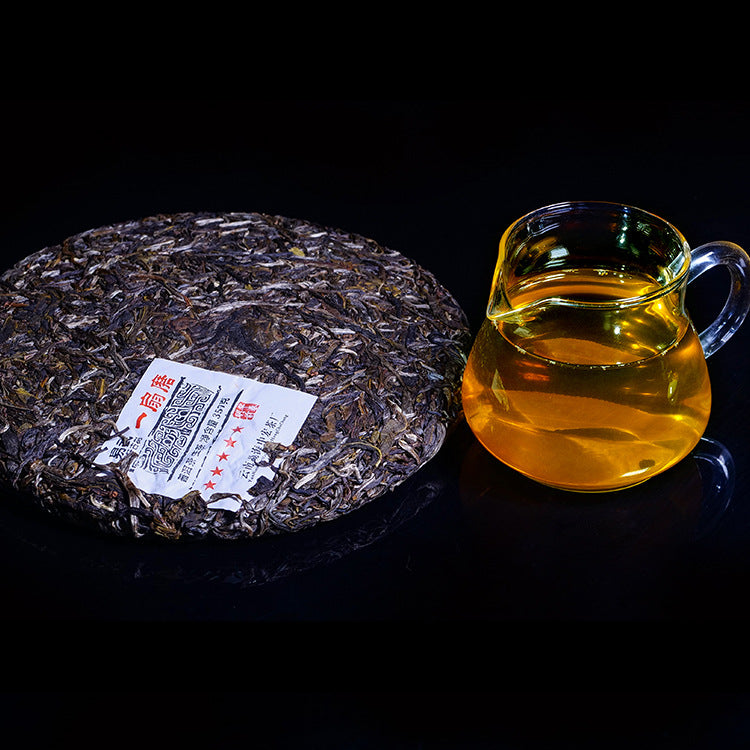 China Ancient Tree Tea Yiwu High Bar Puerh Raw Tea 357g Early Spring Old Tree Tea Cake Green Tea