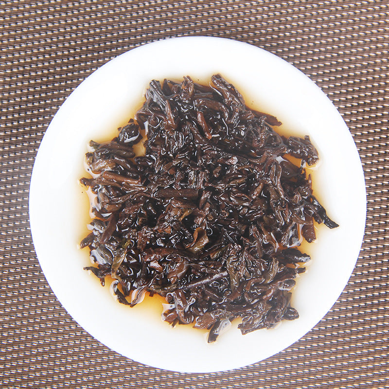 Yunnan Pu'er Ripe Tea Xishuangbanna Spring Tea 357g Golden Cake Pu'er Ripe Tea Black tea