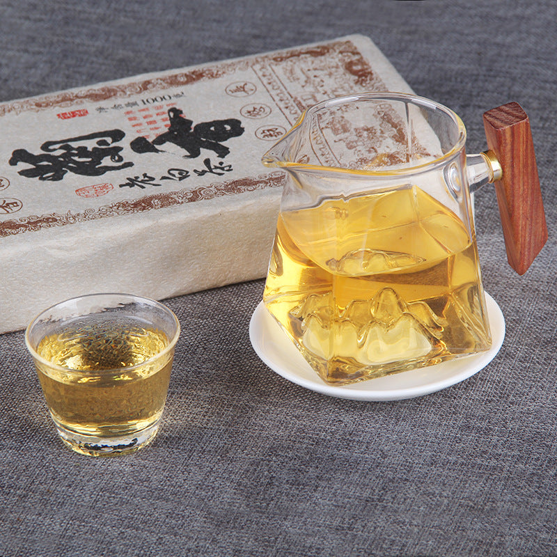 China Yunnan White Tea Ancient Tree Pu'er Raw Tea Lincang Bangdong Lanxiang Sweet Old White Tea Brick 1000g