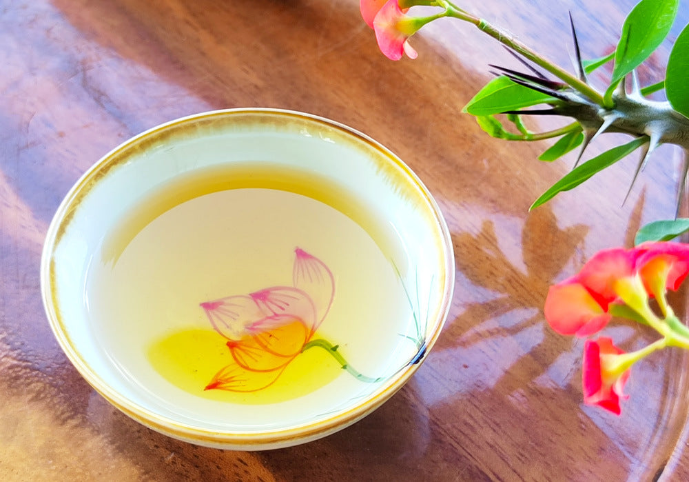 Icelandic Pu'er Tea Ancient Tree First Spring Pu'er Raw Tea 357g Mengku Old Tree Yunnan Qizi Cake Green Tea