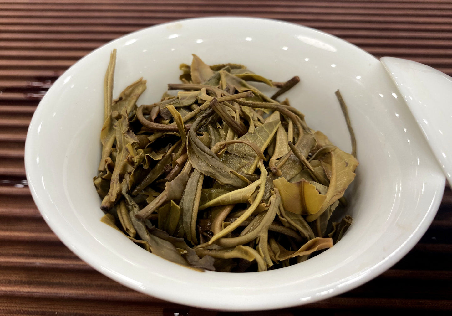 Yunnan Early Spring Pu'er Tea Raw Pu'er Tea GuangBie LaoZhai Pu'er Tea Raw Pu'er Tea Cake 200g