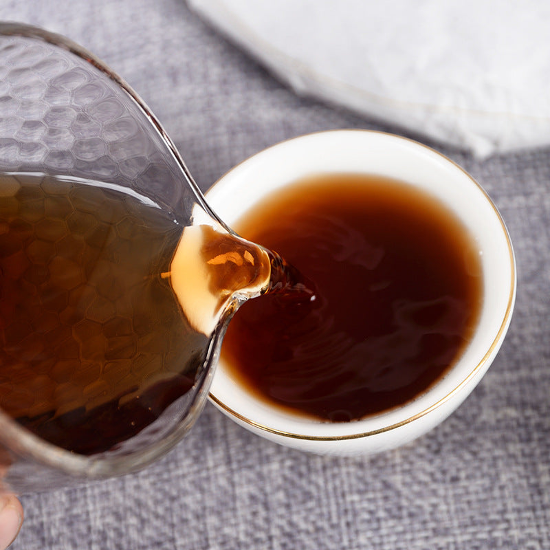 China Yunnan Ripe Tea 100g Old Pu'er Ripe Tea Cake Black Tea