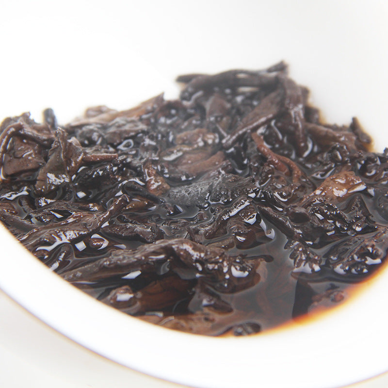 Aged and Richly Cooked Golden Bud Tea Cake Yiwu Old Material Ancient Rhythm Yunnan Pu'er Cake Black Tea 357g