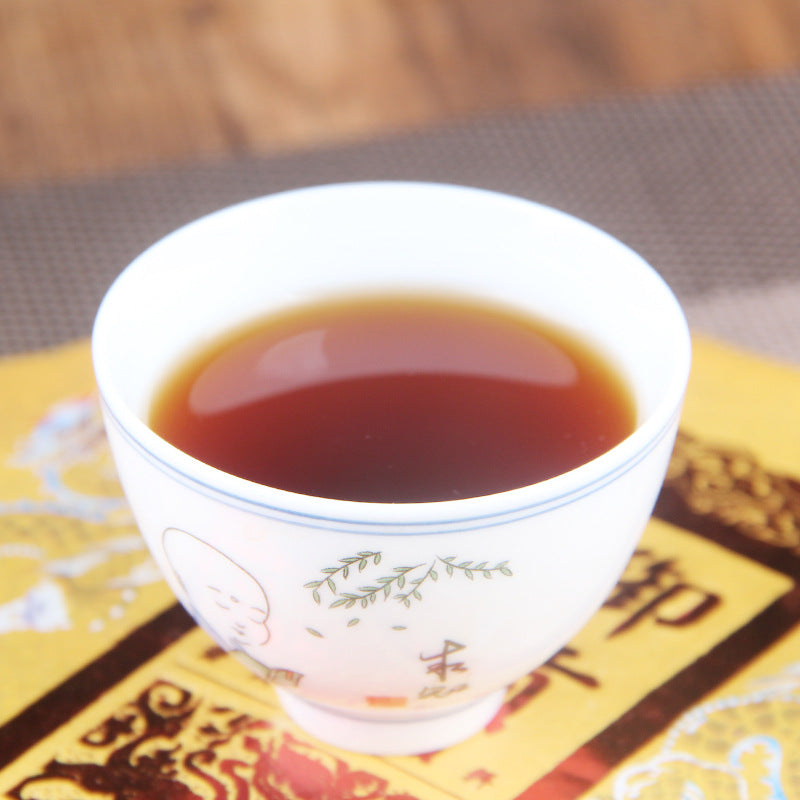 Yunnan Pu'er Ripe Tea Xishuangbanna Spring Tea 357g Golden Cake Pu'er Ripe Tea Black tea