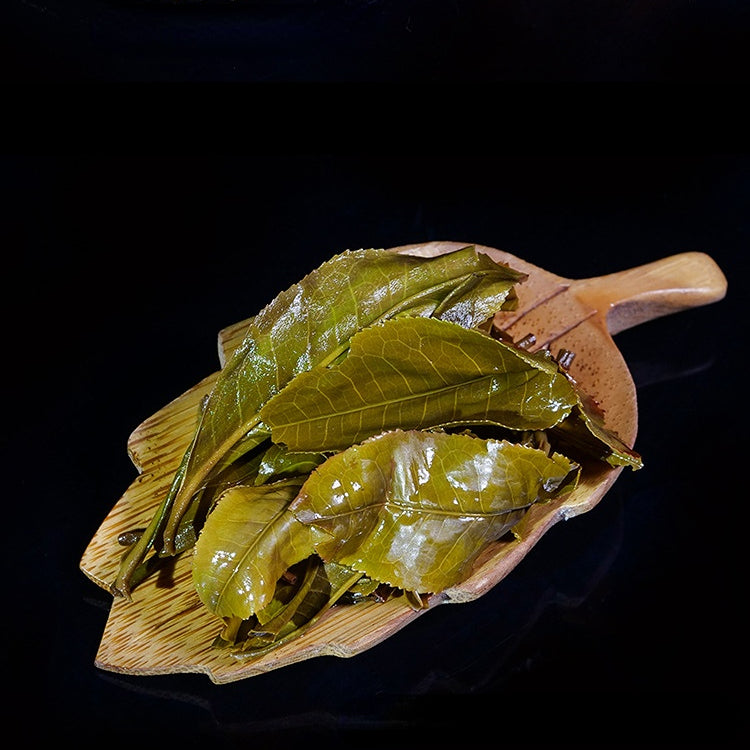 China Ancient Tree Tea Yiwu High Bar Puerh Raw Tea 357g Early Spring Old Tree Tea Cake Green Tea