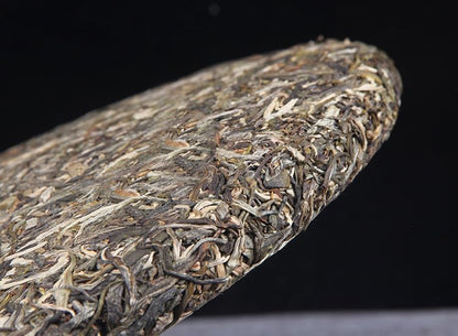 Natural and Additive-free Brown Mountain Puerh Tea Raw Tea Jinkongque Tea Menghai Qizi Cake Tea 3000g/ 105.82oz 布朗山普洱茶生茶金孔雀茶