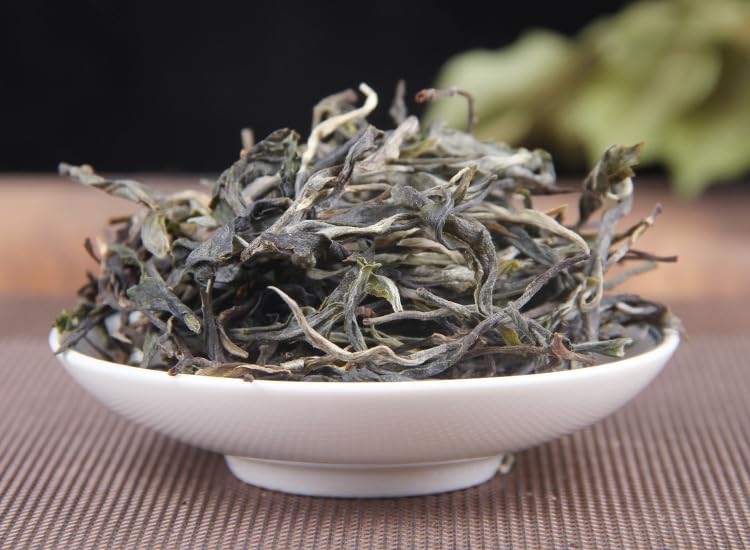 Natural and Additive-free Yunnan Lincang Iceland Around The Large Tree Tea 500g Spring Tea Loose Leaf Puerh Tea Raw Tea Loose Tea 云南临沧冰岛周边大树茶春茶普洱茶生茶