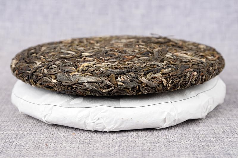 Natural and Additive-free Banzhang Raw Tea Tea Cake Old Banzhang Raw Tea Cake Yunnan Spring Tea 357g Chinese Green Tea 班章生茶 茶饼 老班章生饼357g