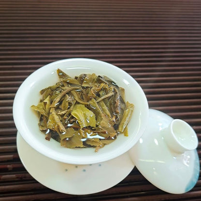 Premium Yunnan Puerh Tea Qizi Cake Raw Tea Menghai Laobanzhang 357g Deliciously Smooth Green Tea 云南普洱茶七子饼生茶 勐海老班章 357克