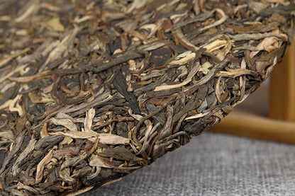 Premium Nannuo Mountain Ancient Tree Puerh Raw Tea Cake Sun-dried Yunnan Tea Puerh Green Cake 357g Additive-free Green Tea 南糯山古树普洱生茶饼 晒青云南茶叶普洱青饼357g