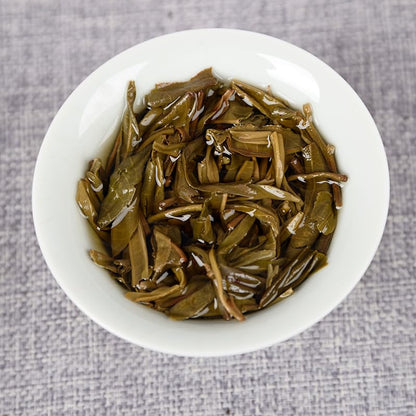 Natural and Additive-free Banzhang Raw Tea Tea Cake Old Banzhang Raw Tea Cake Yunnan Spring Tea 357g Chinese Green Tea 班章生茶 茶饼 老班章生饼357g