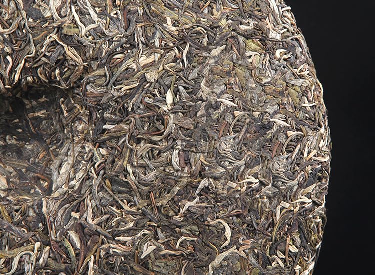 Natural and Additive-free Brown Mountain Puerh Tea Raw Tea Jinkongque Tea Menghai Qizi Cake Tea 3000g/ 105.82oz 布朗山普洱茶生茶金孔雀茶