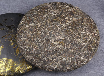 Natural and Additive-free Brown Mountain Puerh Tea Raw Tea Jinkongque Tea Menghai Qizi Cake Tea 3000g/ 105.82oz 布朗山普洱茶生茶金孔雀茶