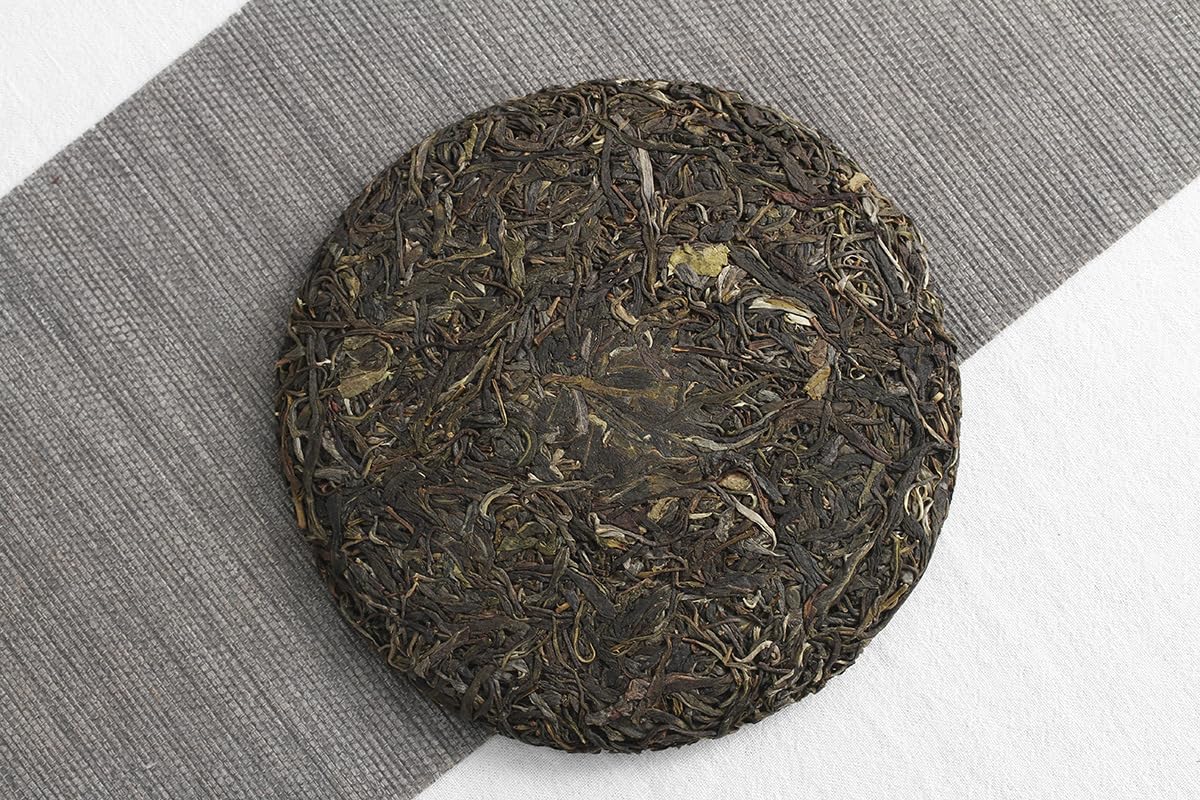 Natural and Additive-free Yunnan Puerh Tea 357g Old Puerh Raw Tea Qizi Cake Chinese Green Tea 云南普洱茶357克 老普洱 生茶 