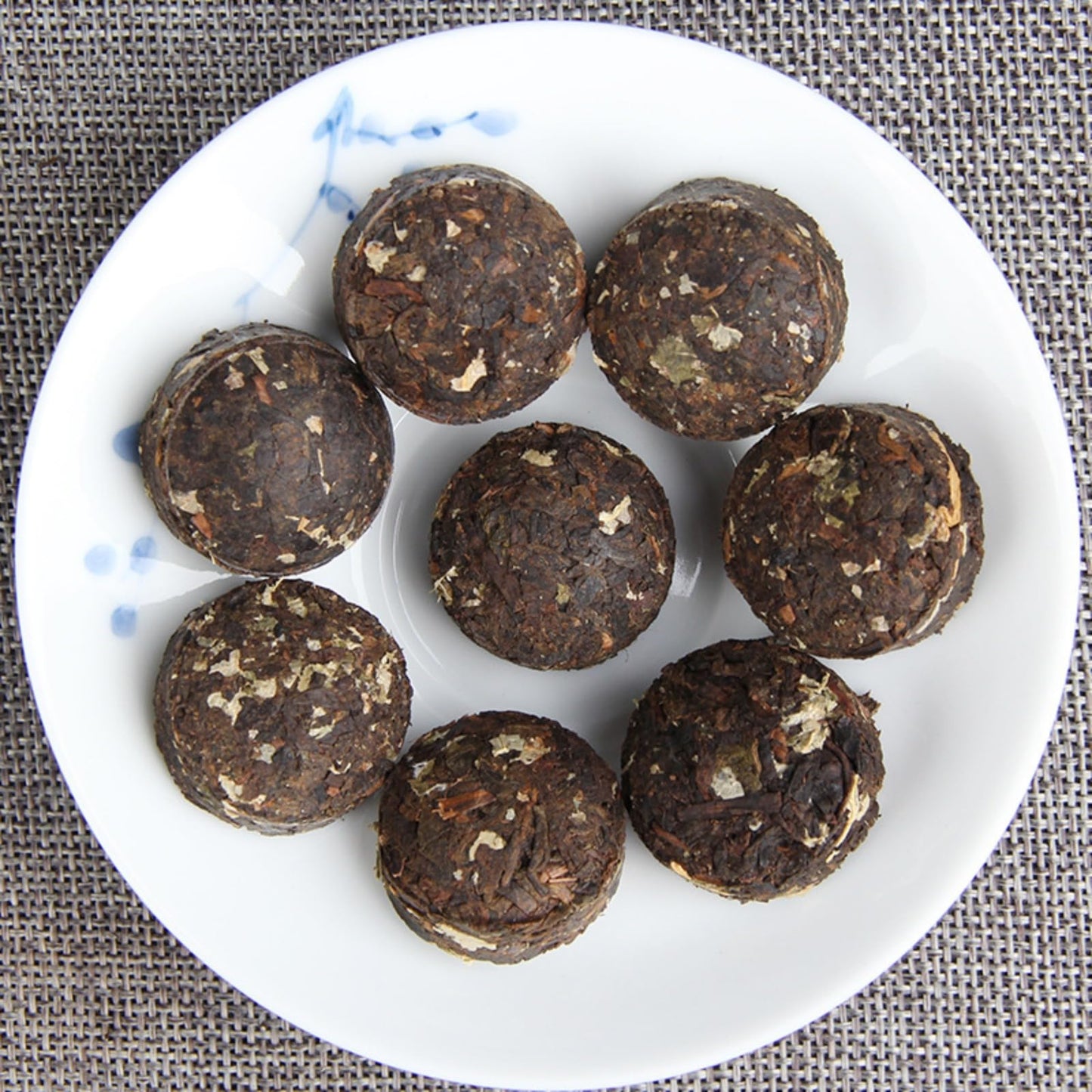 Natural and additive-free Lotus Leaf Tea Small Tuo Tea 500g Puerh Tea Puerh Ripe Tea Small Tuo Tea ，Cook tea, Black tea Easy to carry 荷叶小沱茶普洱茶普洱茶熟茶小沱茶500g