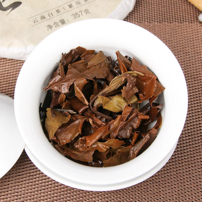 3 Years Aged Aged Bai Hao Yin Zhen White Tea Yunnan Old Loose Leaf White Tea 357g Compressed Cake Wild Wilderness Honey Floral Aroma Gongmei Compressed Tea Cake
