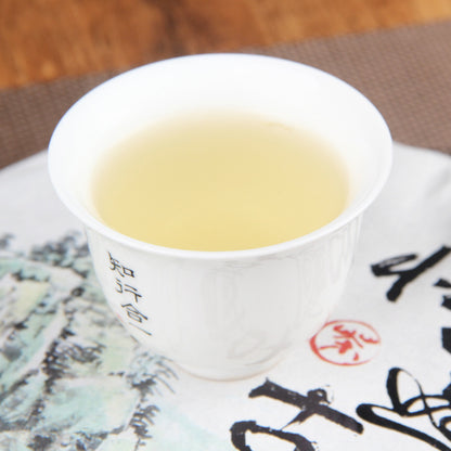 Spring Tea Leaf Yunnan Mengku Icelandic Puerh Tea Raw Tea Cake Yunnan Ancient Tree Tea 357g Green Tea