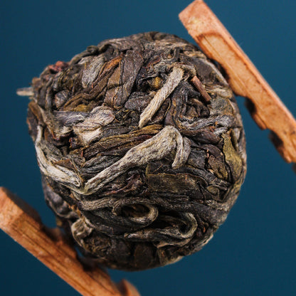 Iceland Dragon Pearl Tea Yunnan Puerh Tea Raw Tea Tea 8g/pc Ancient Tree Puerh Tea Green Tea